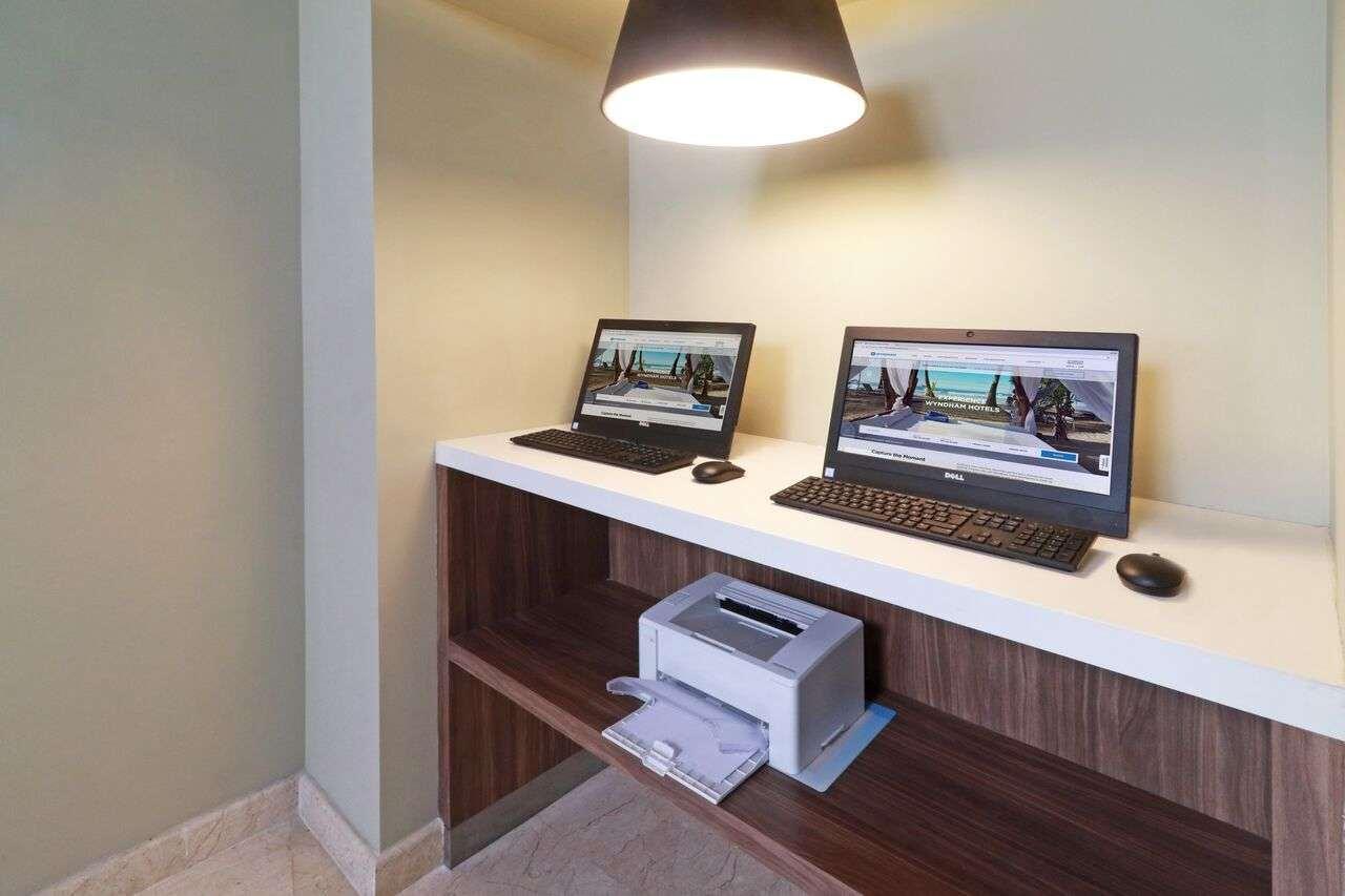 Wyndham Garden Monterrey Valle Real Eksteriør bilde