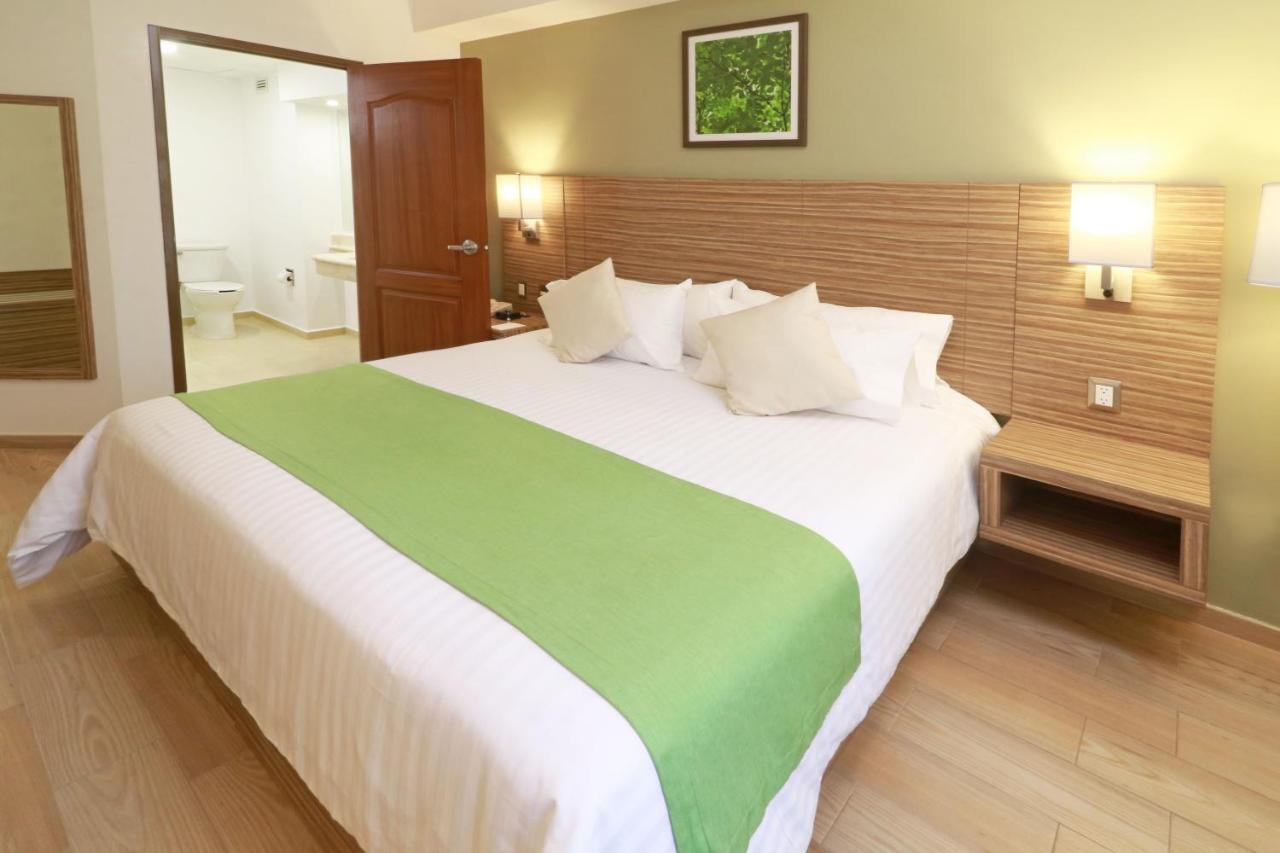 Wyndham Garden Monterrey Valle Real Eksteriør bilde