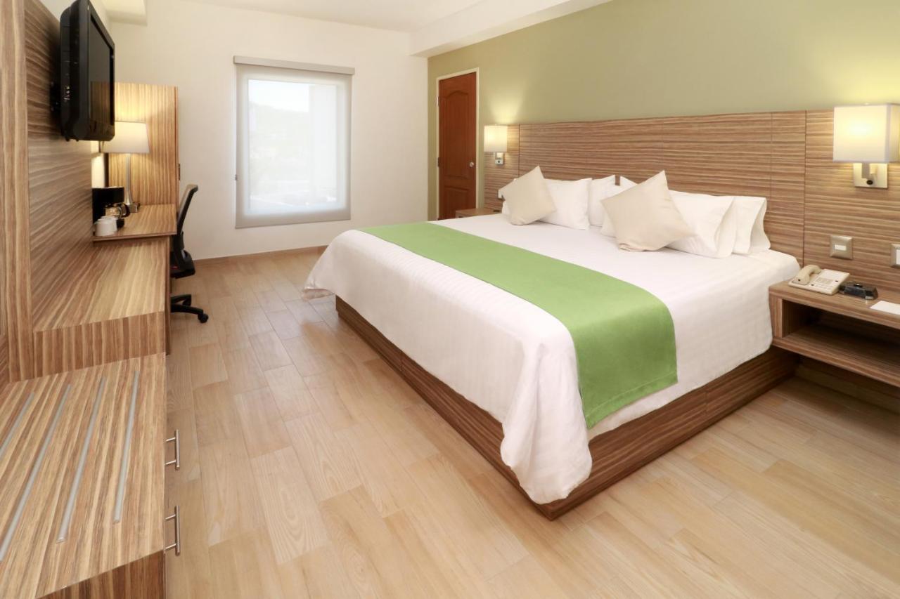 Wyndham Garden Monterrey Valle Real Eksteriør bilde