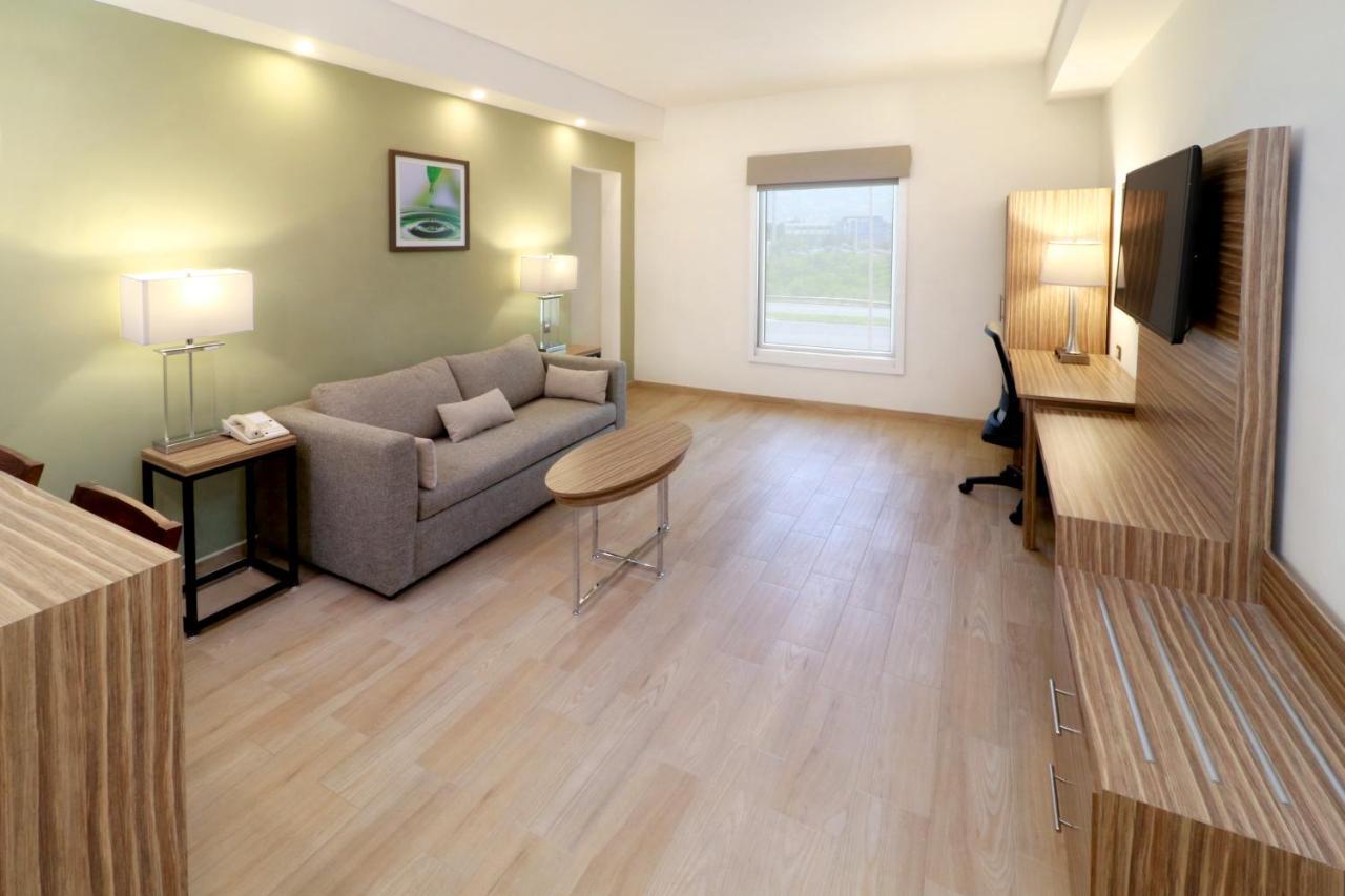 Wyndham Garden Monterrey Valle Real Eksteriør bilde