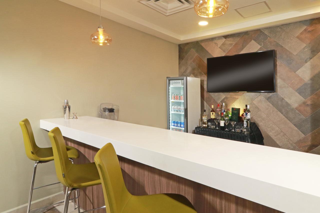 Wyndham Garden Monterrey Valle Real Eksteriør bilde
