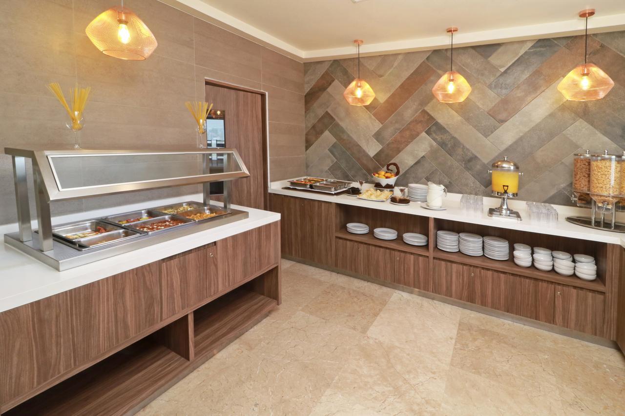 Wyndham Garden Monterrey Valle Real Eksteriør bilde