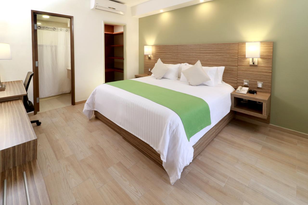 Wyndham Garden Monterrey Valle Real Eksteriør bilde