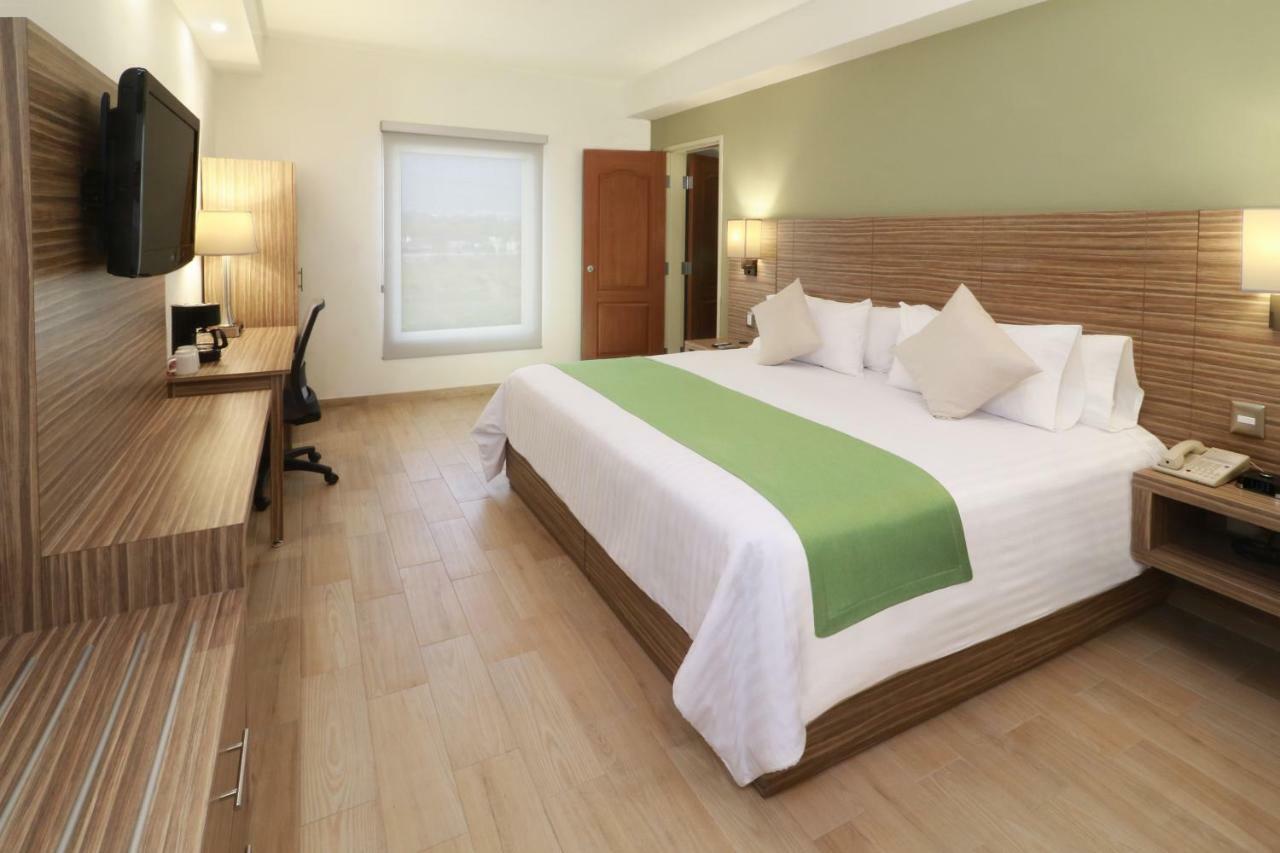Wyndham Garden Monterrey Valle Real Eksteriør bilde